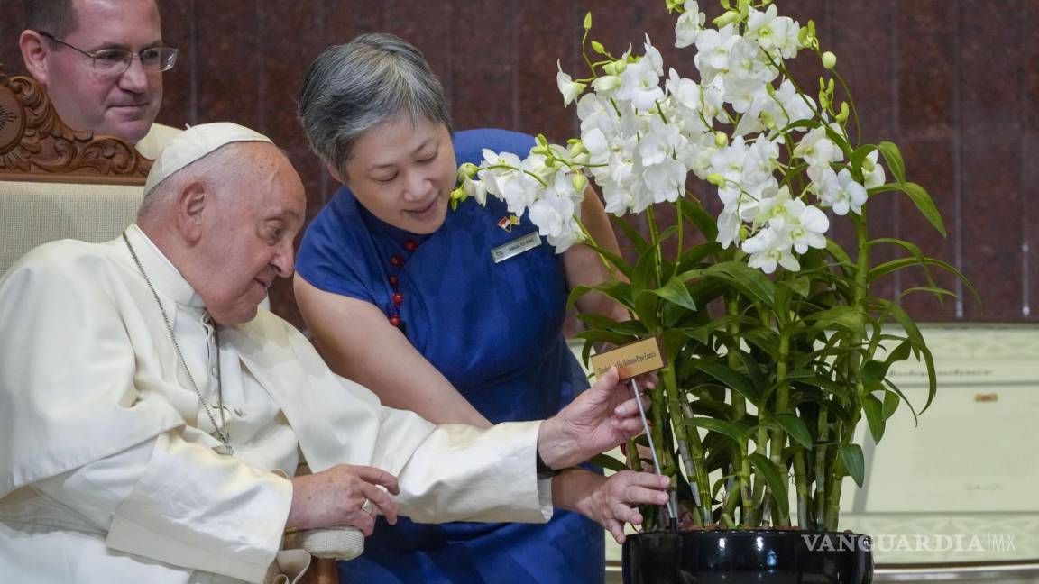 Papa Francisco pide en Singapur no olvidar a los migrantes