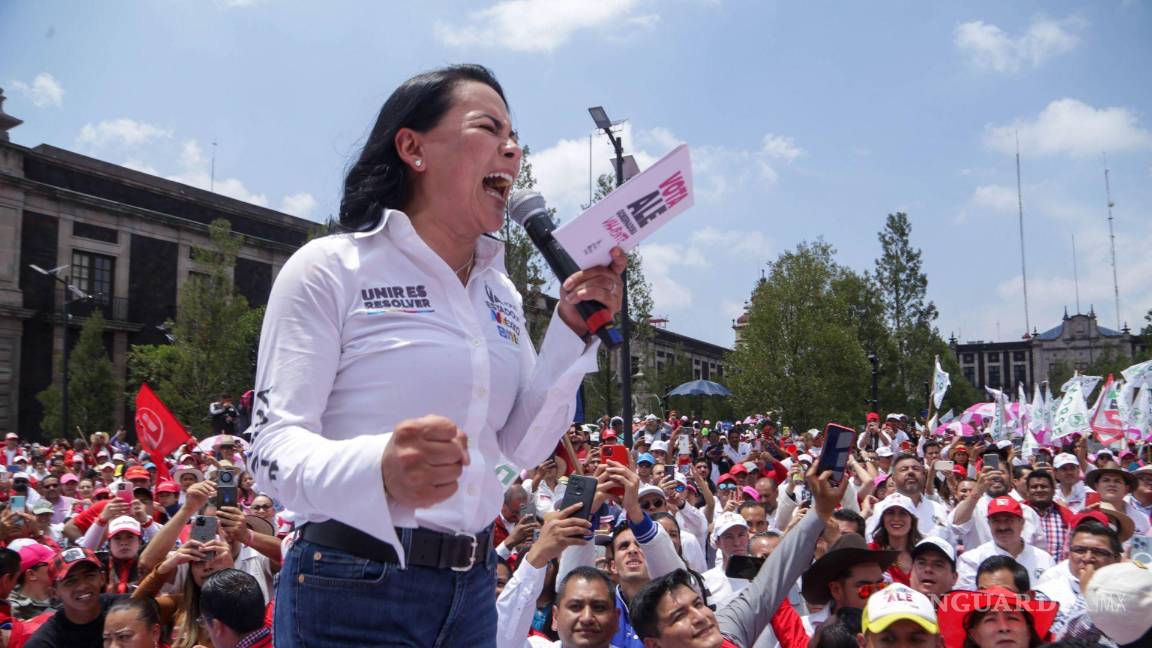$!Alejandra del Moral, candidata a la gubernatura del Estado de México por la alianza PRI-PAN-PRD, cerro su campaña en la Plaza de los Mártires.