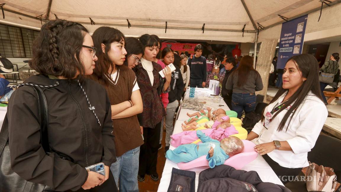 $!Un embarazo no planificado afecta metas y proyectos de vida, por lo que la Feria de Salud Sexual Integral 2024 ofrece información clave para que los jóvenes tomen decisiones conscientes sobre su salud reproductiva.