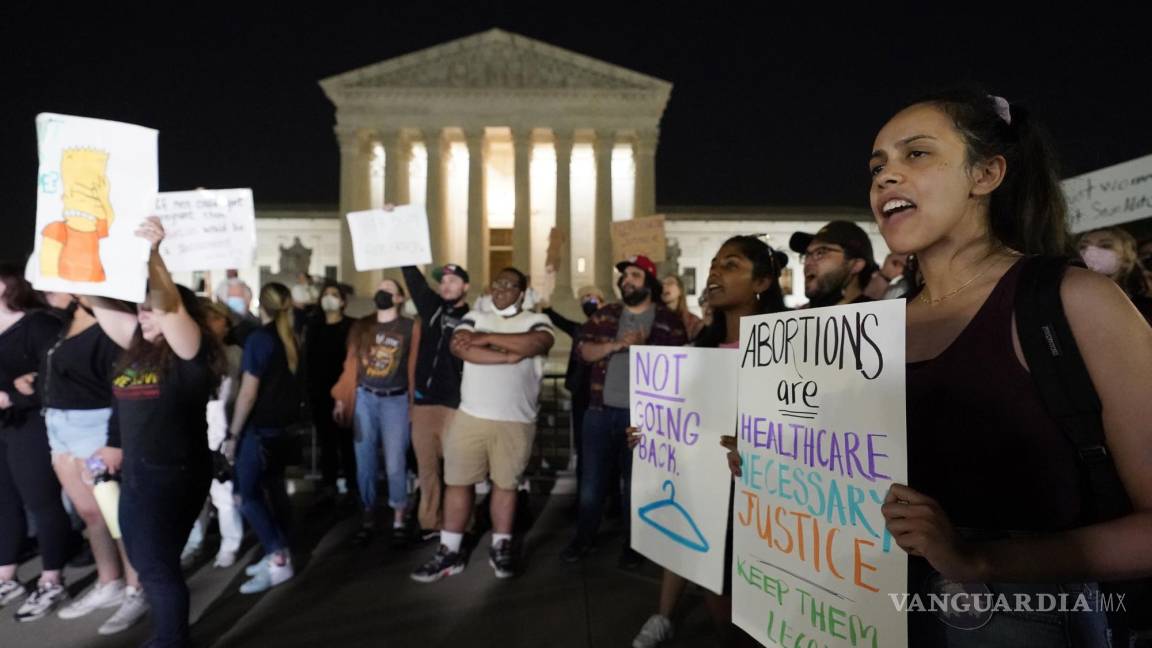 Joe Biden pide que se proteja derecho al aborto; cientos de personas se manifiestan por amenaza de anulación