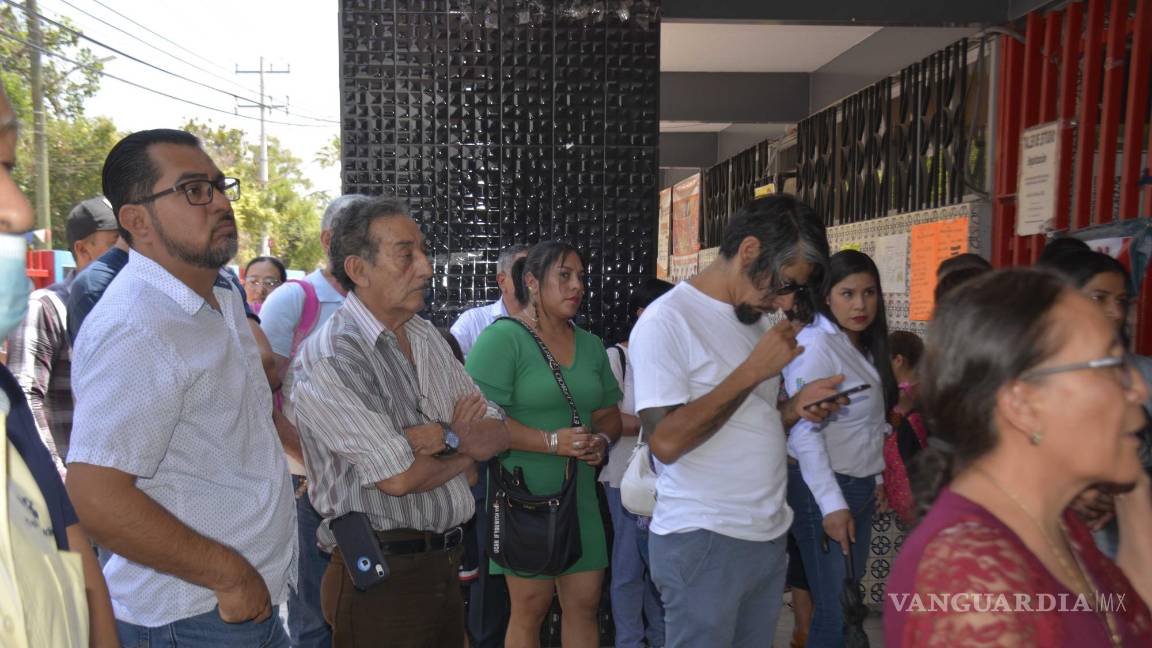 Recorte de horarios escolares obliga a padres saltillenses a pedir permiso o faltar al trabajo