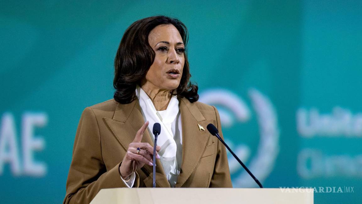 $!Kamala Harris, vicepresidenta de los Estados Unidos de América, habla durante la Conferencia de las Naciones Unidas sobre Cambio Climático COP28, en Duba.