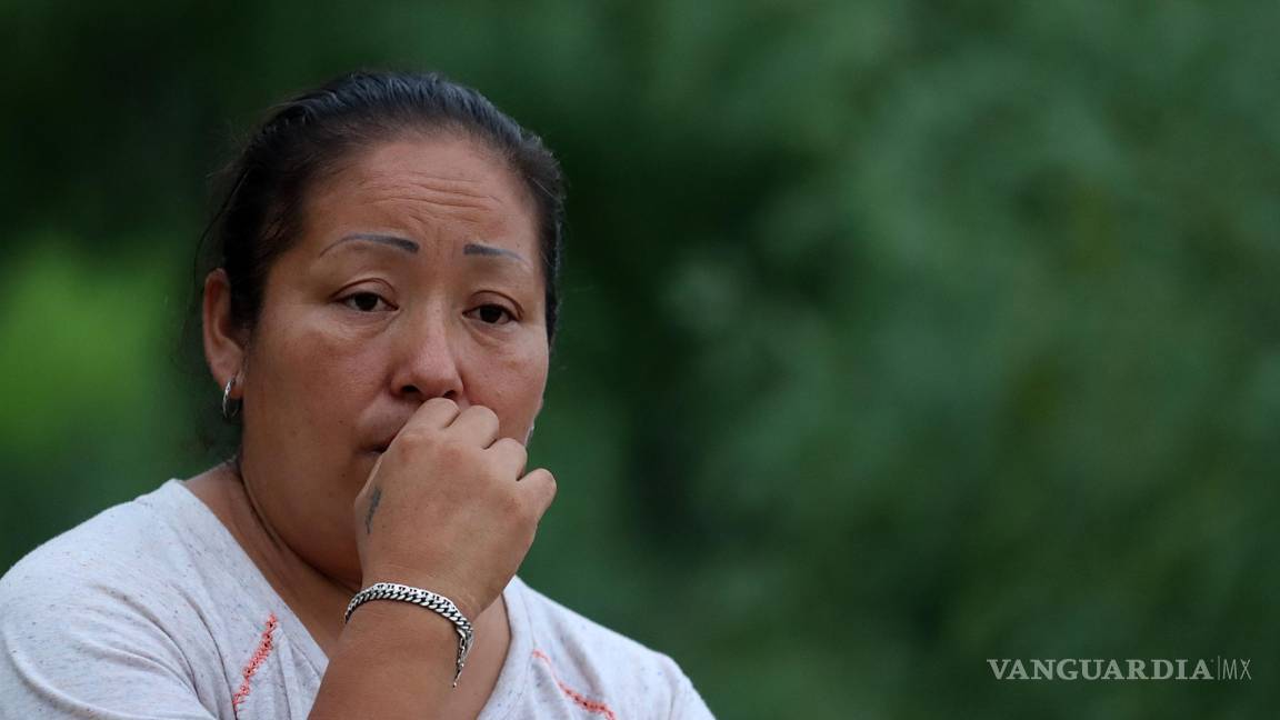$!Familiares esperan noticias de los mineros atrapados tras el derrumbe en una mina de carbón en el municipio de Sabinas, estado de Coahuila (México).
