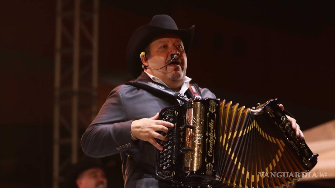 Pone ‘Pesado’ la fiesta en la ceremonia del Grito en Ramos Arizpe