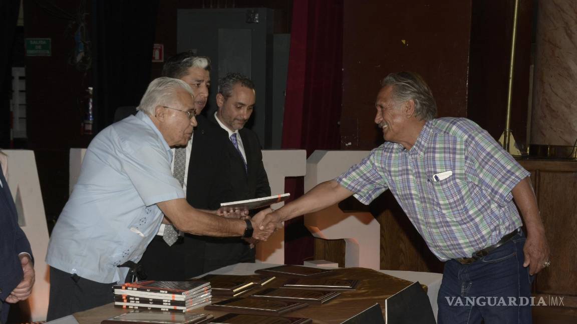 $!Se reconocieron a los entrenadores fundadores de los clubs Aguilas Moradas, Boxer, Vaqueros y Potros Salvajes.