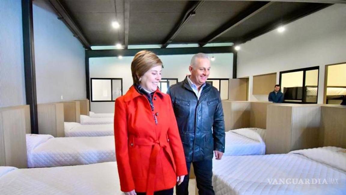 $!El alcalde Román Cepeda y su esposa, Selina Bremer, recorrieron las instalaciones que brindarán atención integral a menores de 0 a 8 años.