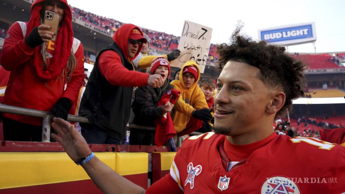 Chiefs terminan invictos en Kansas City y se acercan al liderato de la Americana