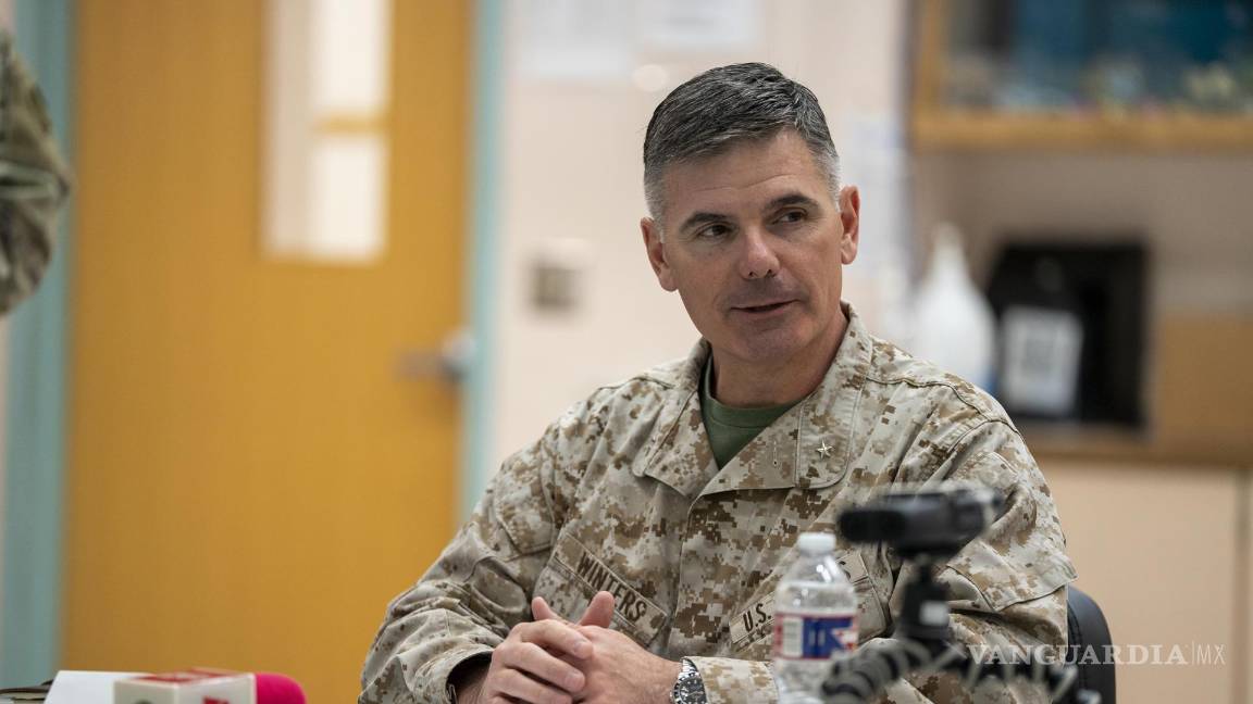 $!El general de brigada Jeremy Winters, alto responsable de la frontera sur, explica que las Fuerzas Armadas solo pueden operar dentro de territorio nacional.