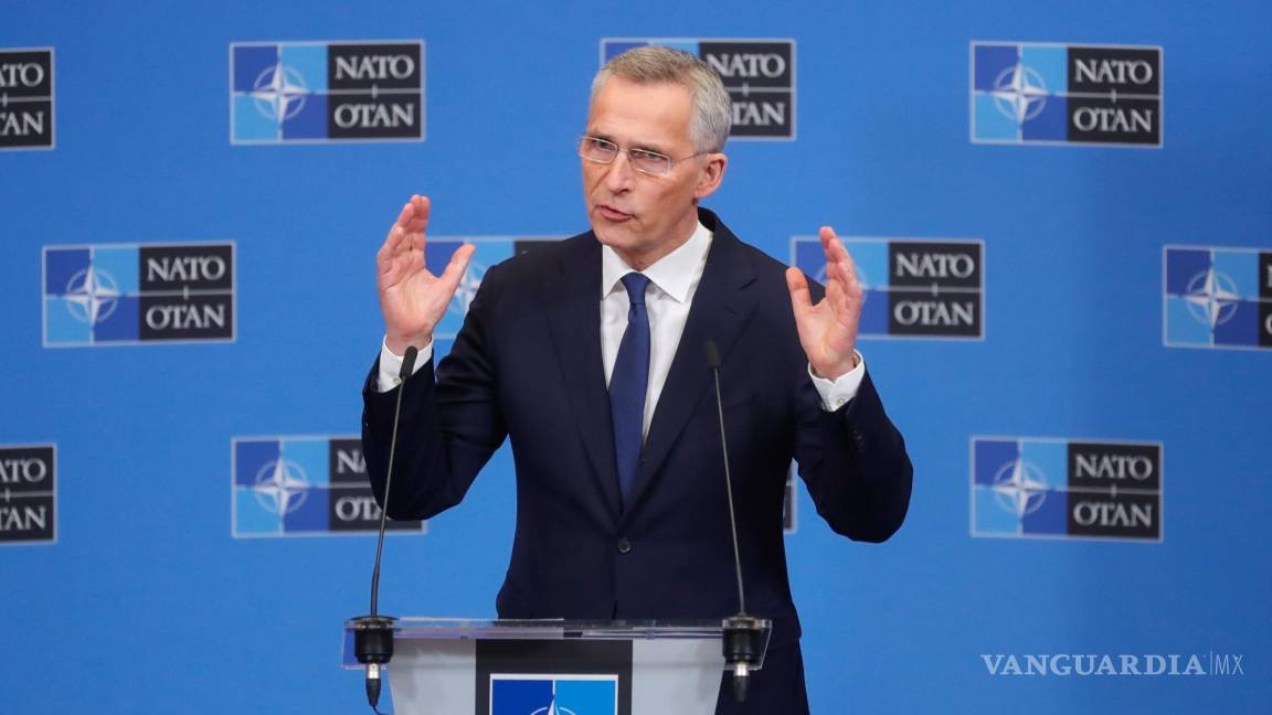 $!El secretario general de la OTAN, Jens Stoltenberg, da una conferencia de prensa al final de una cumbre extraordinaria en la sede de la Alianza en Bruselas, Bélgica.