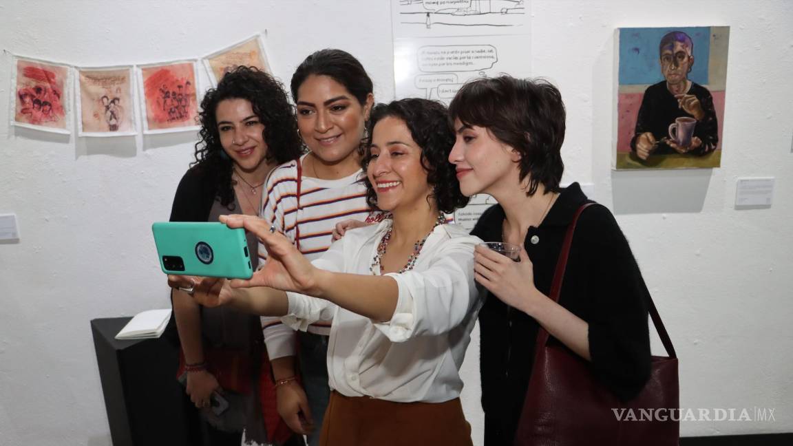 $!Algunas de las artistas participantes estuvieron presentes en la exposición.