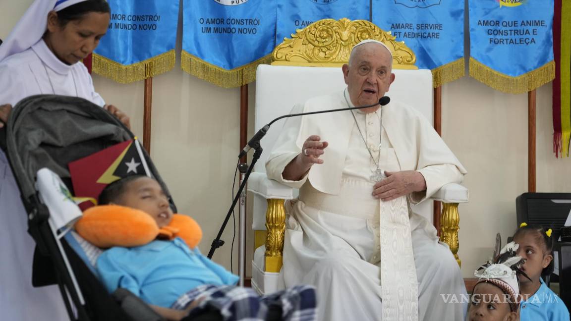 $!El papa Francisco habla durante una visita a la escuela Hermanas Alma para niños con discapacidad, en Dili, Timor Oriental.