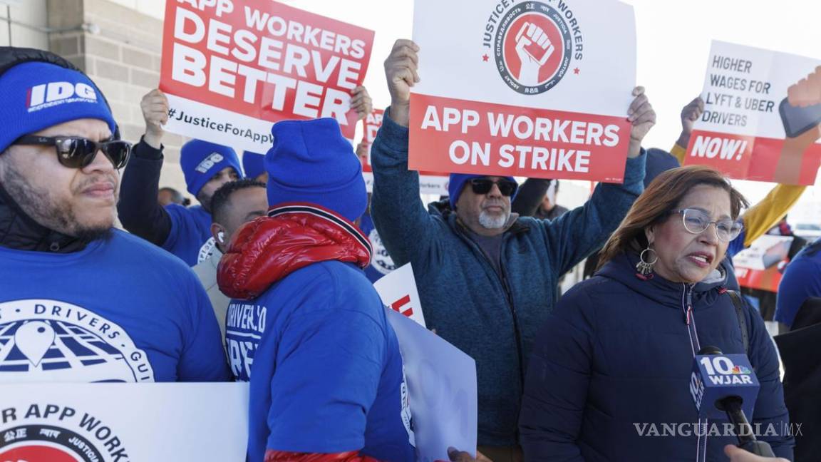 Conductores de Uber y otras aplicaciones hacen huelga en Canadá, Reino Unido y EU: demandan aumento salarial