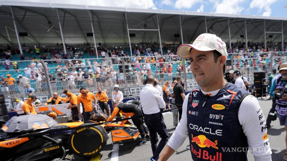 ¡¿Otra veeez?! Checo Pérez vuelve a quedar fuera del Power Ranking de la F1