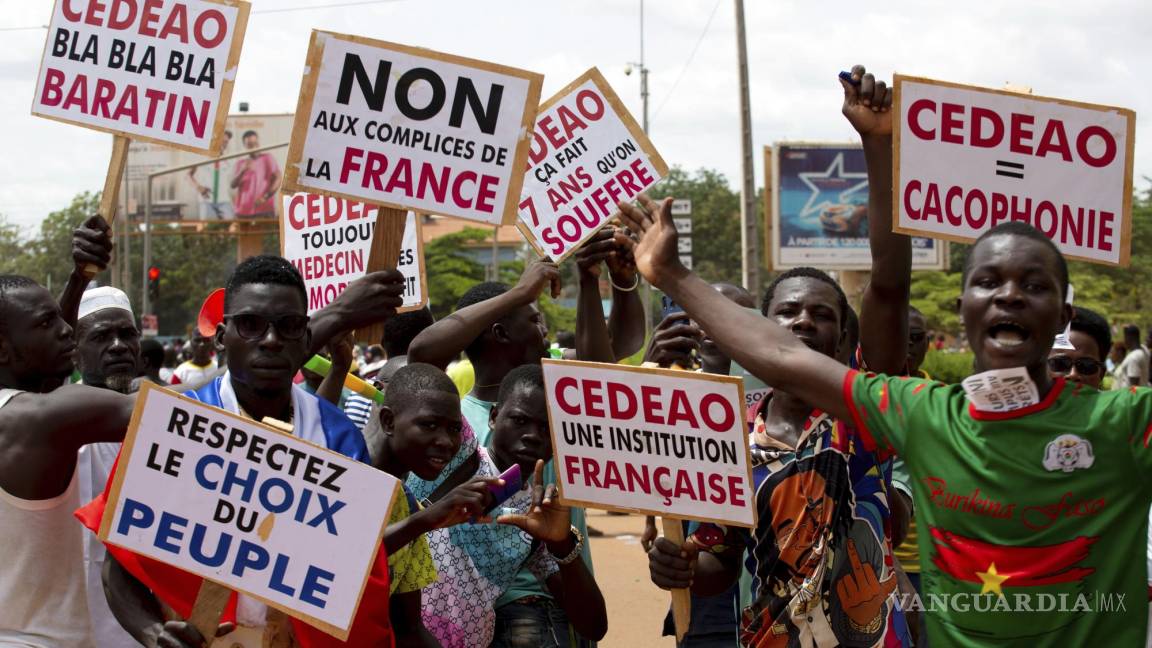 Burkina Faso ordena la salida de cientos de soldados franceses del país