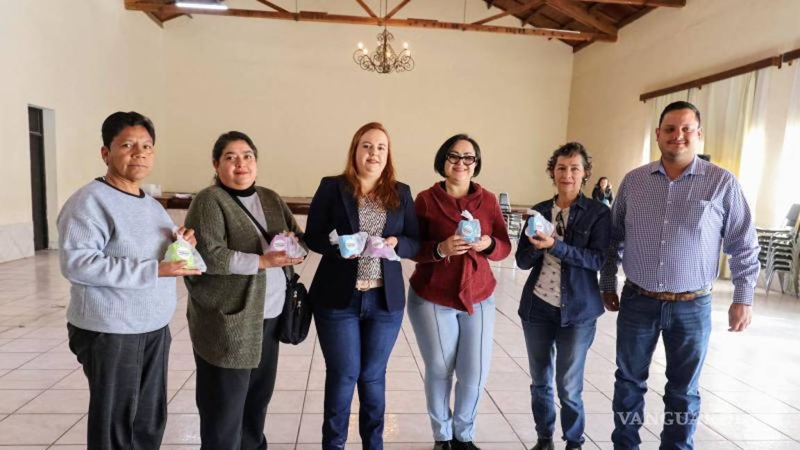 $!La alcaldesa Ana Karen Sánchez destacó la importancia de impulsar talleres productivos, permitiendo que más mujeres desarrollen habilidades.