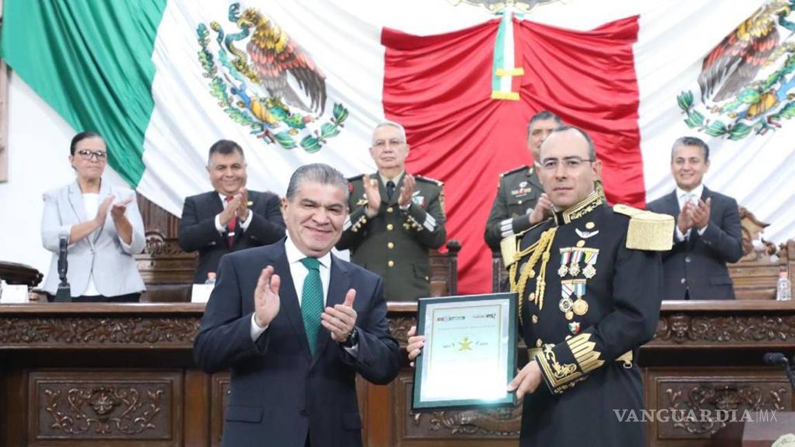 $!El Heroico Colegio Militar ha recogido y sumado a lo largo de dos siglos la historia nacional, los momentos más gloriosos que costaron a la patria la sangre de sus hijos, de los soldados y oficiales de nuestro Ejército, destacó el mandatario.