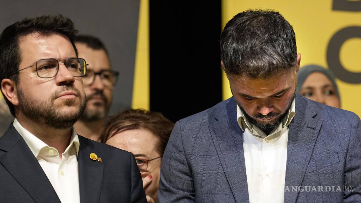 $!El líder del Gabriel Rufián, junto al presidente de la Generalitat, Pere Aragonès (i), comparece para valorar los resultados electorales de las elecciones generales.