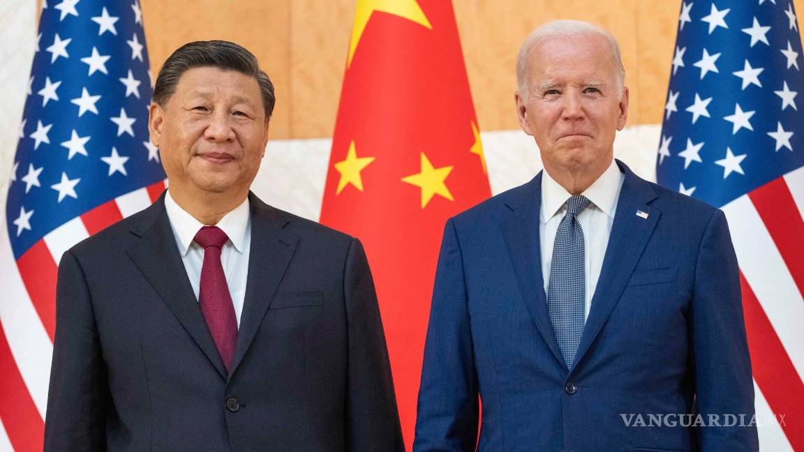 $!El presidente estadounidense Joe Biden junto al presidente chino Xi Jinping antes de una reunión al margen de la cumbre del G20 el 14 de noviembre de 2022 en Bali.