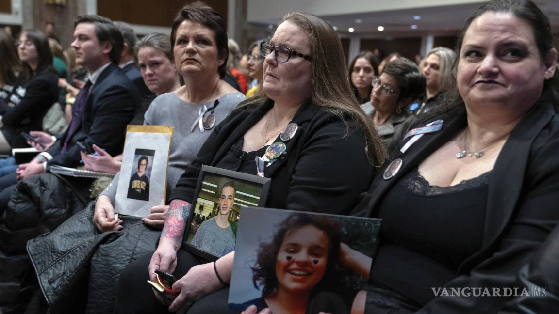 $!Mark Zuckerberg pide perdón a padres de víctimas de abuso infantil en redes sociales