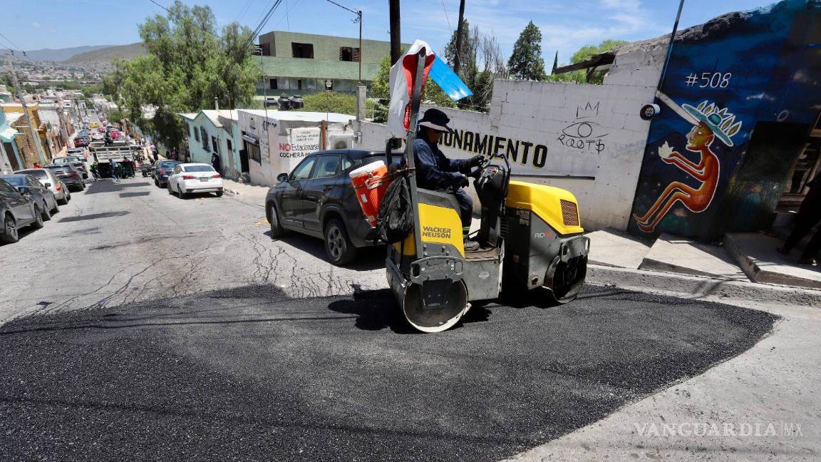 $!Las cuadrillas de trabajadores municipales redoblan esfuerzos, para mantener las calles en buen estado.