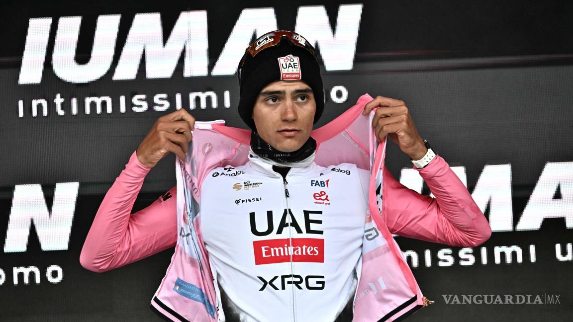 Isaac Del Toro da otro golpe en el Giro de Italia y se afianza como líder tras caída masiva