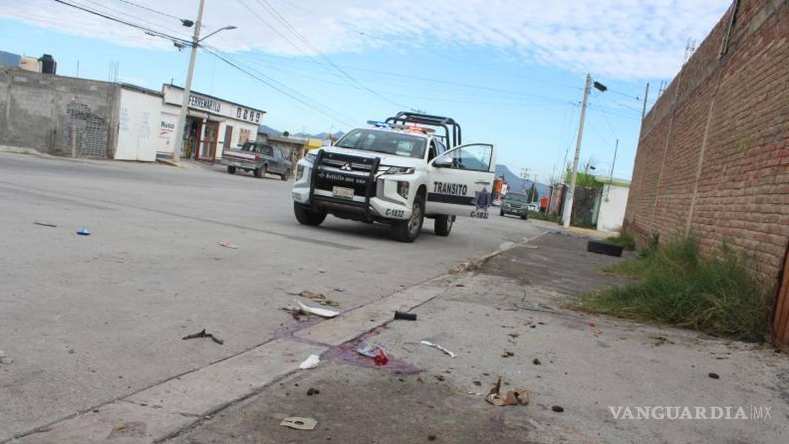 $!El lugar del accidente en la colonia Niños Héroes, donde el joven impactó su motocicleta contra una barda.