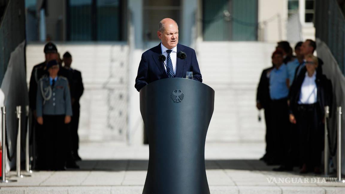$!El canciller alemán Olaf Scholz pronuncia un discurso durante una ceremonia oficial de juramento de las Fuerzas Armadas alemanas en Berlín, Alemania.
