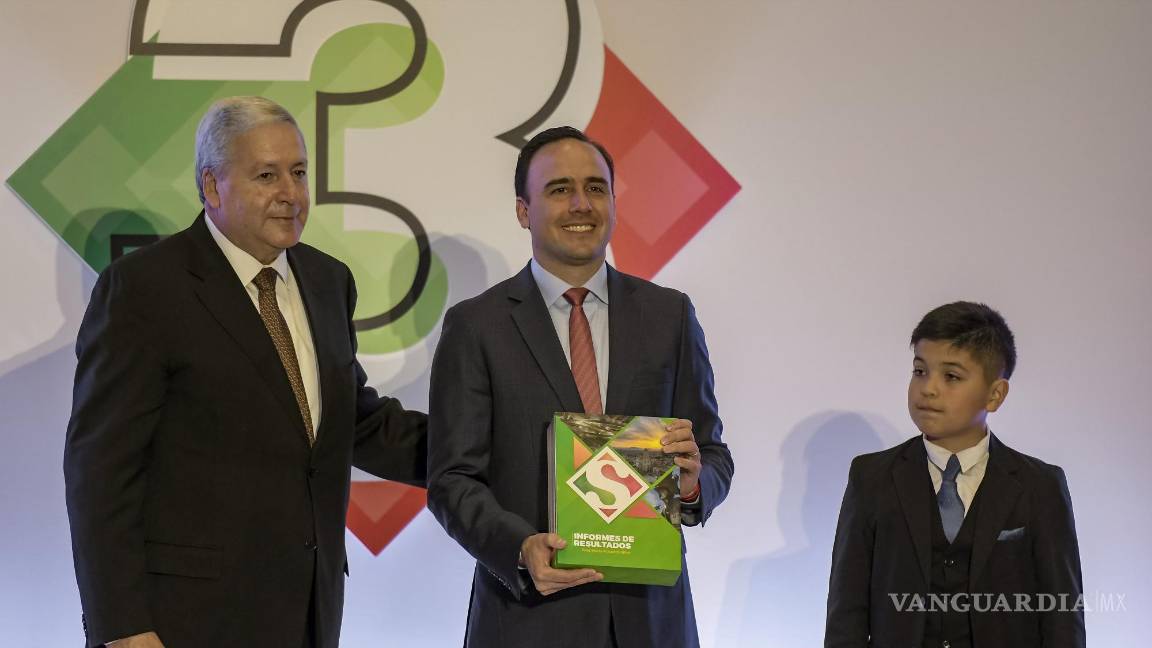 $!”La grandeza de Saltillo la construimos entre todas y todos”, dijo el gobernador Manolo Jiménez durante el informe del alcalde Chema Fraustro.