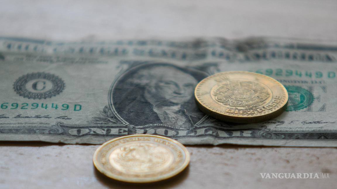 Peso se deprecia frente al dólar por presiones inflacionarias por guerra de Rusia en Ucrania