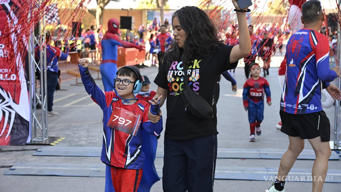 $!Los menores del CAM iniciaron su recorrido a las 9:00 de la mañana acompañados por personal de Tupy.