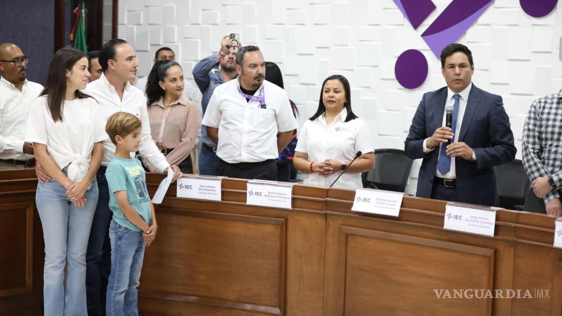 Inician registros de candidatos a gobernador de Coahuila: acude Manolo Jiménez ante el IEC