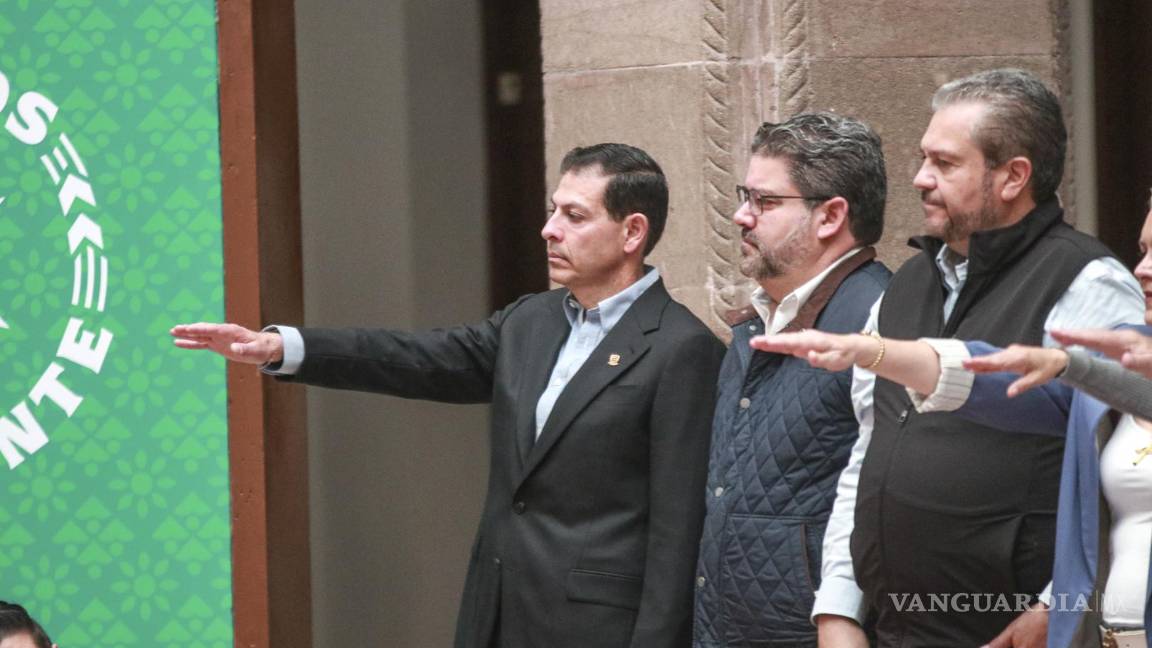 $!El rector Octavio Pimentel Martínez rindió protesta como integrante del Consejo Ciudadano para el Combate de Incendios Forestales en Palacio de Gobierno.