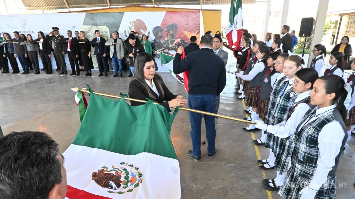 Ciudad Frontera honra a la Bandera con ceremonia de abanderamiento e incineración