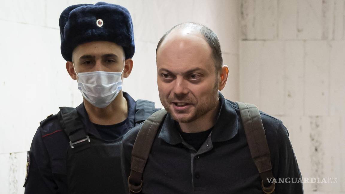 Da Rusia la máxima sentencia hasta ahora a periodista opositor de la guerra contra Ucrania por ‘alta traición’