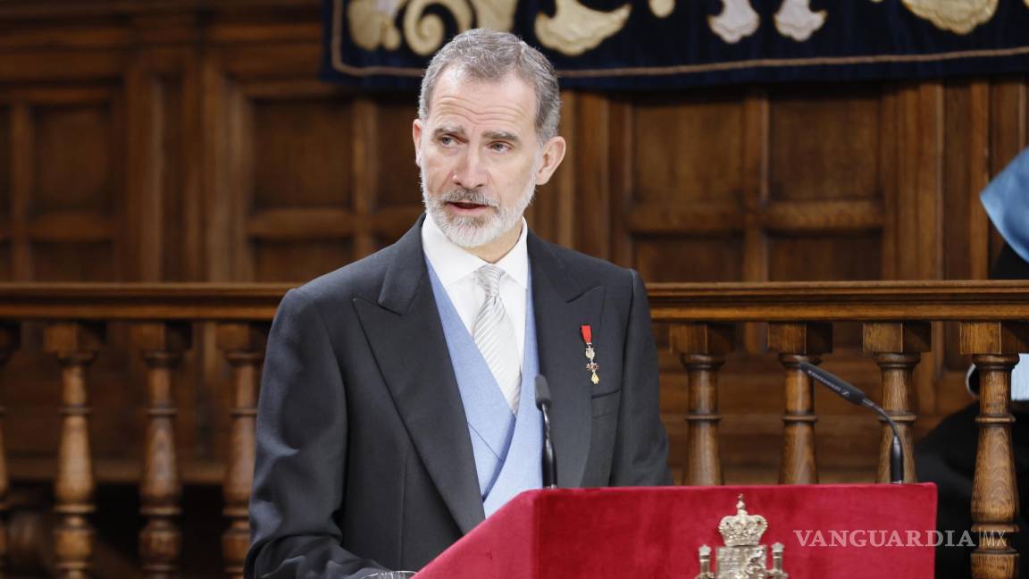 $!El rey Felipe VI pronuncia un discurso durante el acto de entrega del Premio Cervantes a la escritora uruguaya Cristina Peri Rossi.