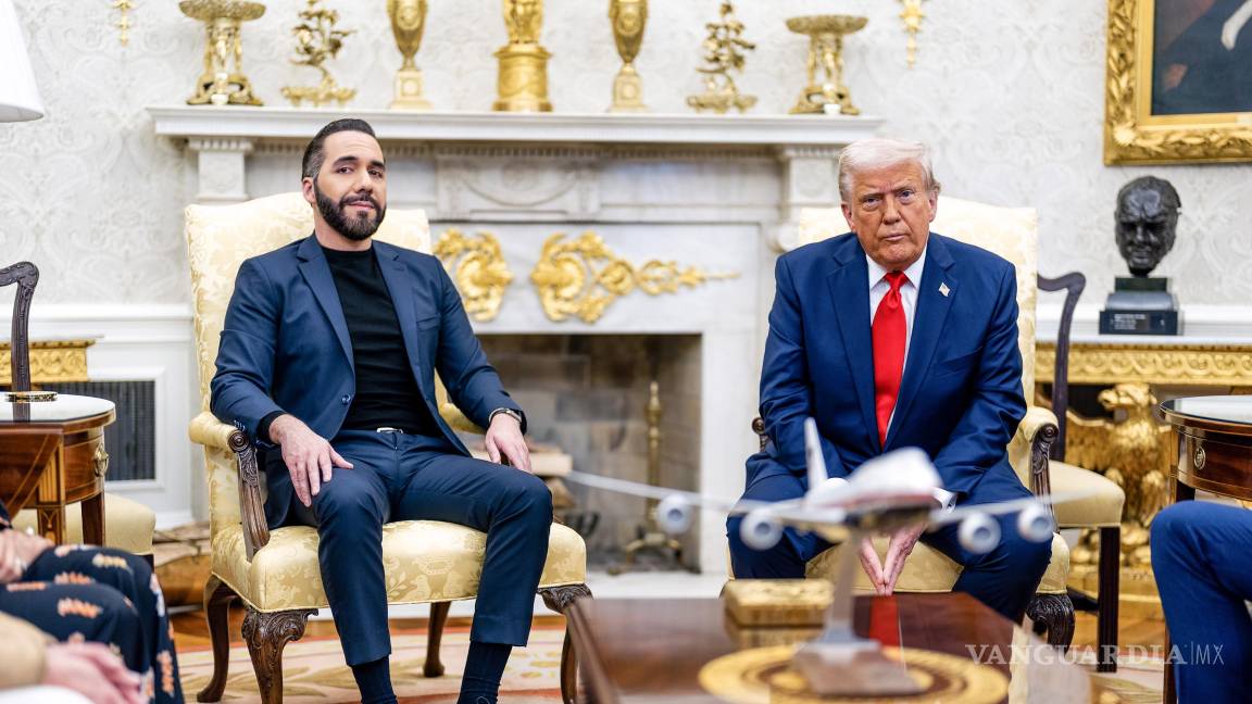 $!En sus dramáticas reuniones del Despacho Oval, transmitidas en directo por los noticieros por cable, Trump se ha creado un reality show en plena Casa Blanca.