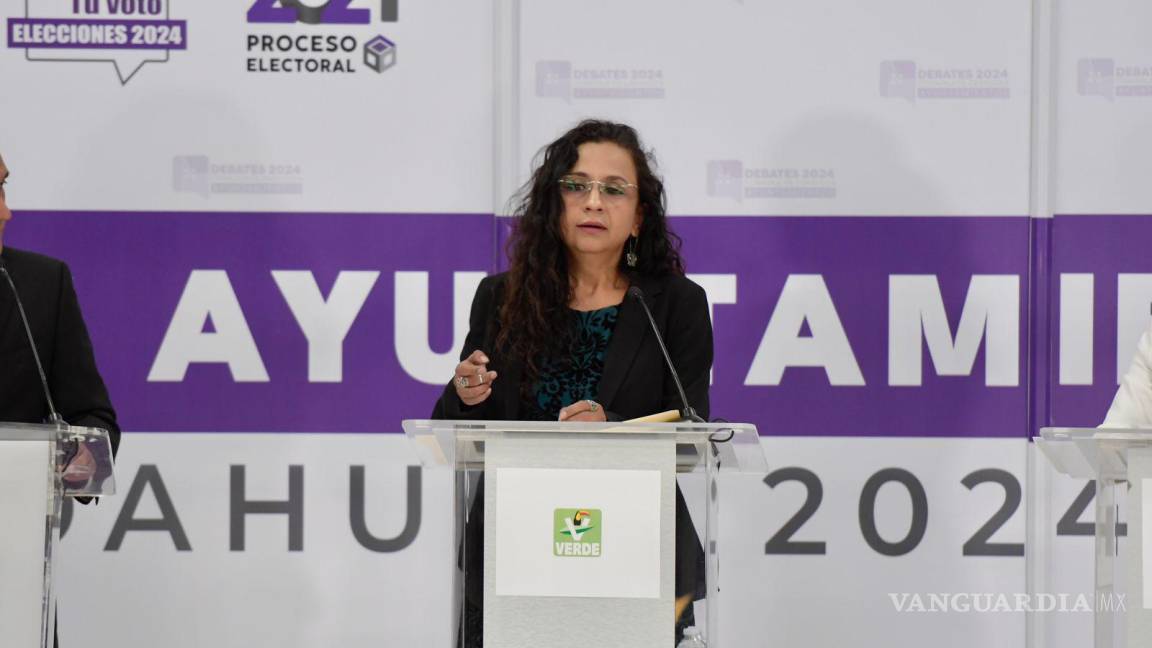 Elisa Villalobos, la candidata del PVEM que dejó pasar el tiempo en debate por Saltillo