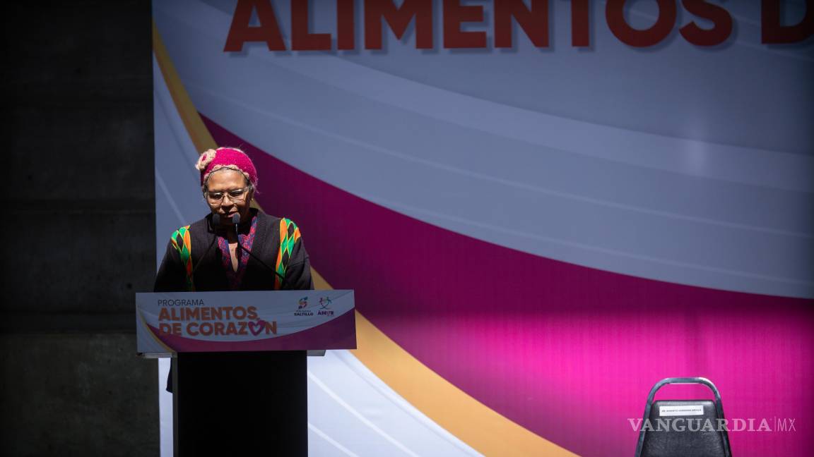 $!La señora Benita Ledezma Pérez agradeció los apoyos alimentarios entregados, destacando el respaldo del municipio a las familias de escasos recursos.