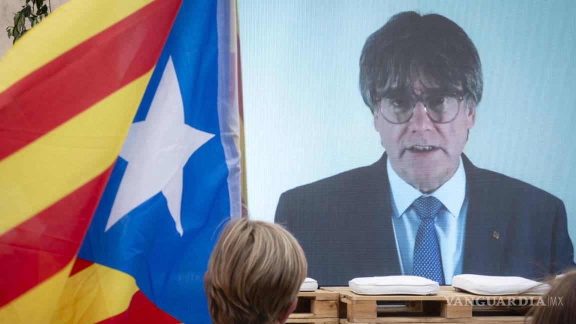 $!El expresidente de la Generalitat Carles Puigdemont entró en campaña este domingo en el mitin central de JxCat en las elecciones del 23J en Amer (Girona).