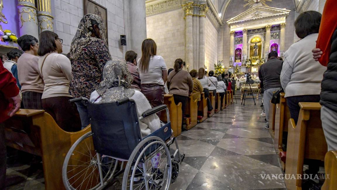 $!“La cruz nos recuerda que somos una familia de Dios”, dijo en su mensaje el obispo Hilario González.