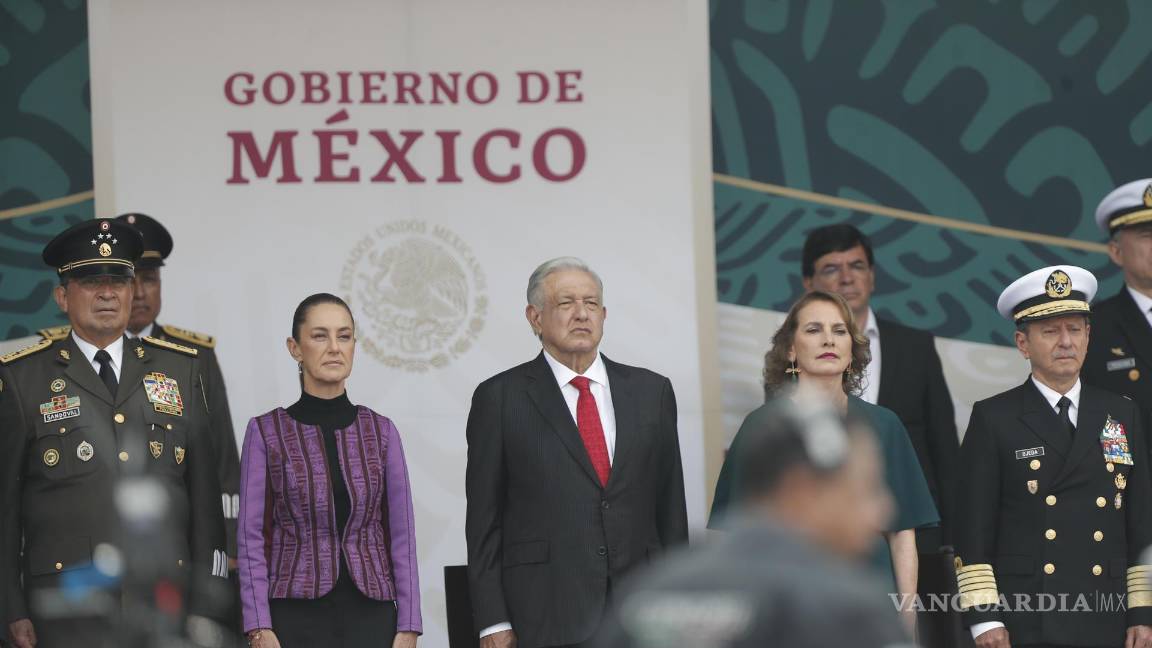 Se puede decir... Que AMLO sigue presumiendo su “trofeo”