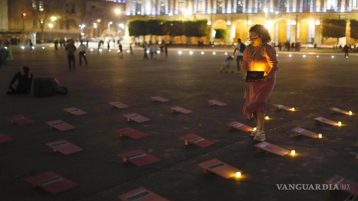 8M, cerca de 1,000 lápidas en el Zócalo de Ciudad de México recuerdan a las víctimas de feminicidio (fotos)