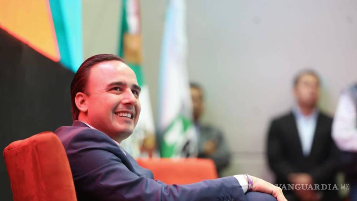 Presenta Manolo Jiménez modelo Coahuila frente a Diputados Federales y Senadores del PRI