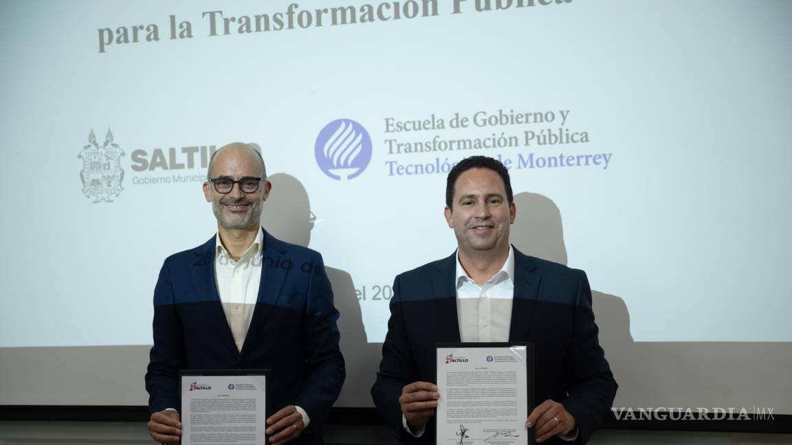 $!El alcalde Javier Díaz y Miguel Treviño de Hoyos consolidan el acuerdo entre Saltillo y el Tecnológico de Monterrey.