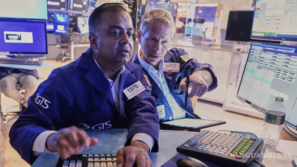 El petróleo se desploma y Wall Street sube con el ataque de Irán a las bases militares de EU en Qatar e Irak