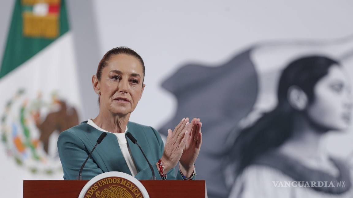 $!La presidenta de México, Claudia Sheinbaum, durante su rueda de prensa en Palacio Nacional en Ciudad de México.