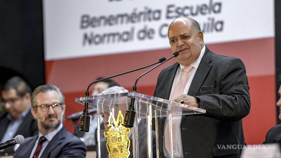 $!Pedro Flores Vázquez, director de la BENC, destacó la importancia del homenaje y la responsabilidad de continuar formando ciudadanos responsables