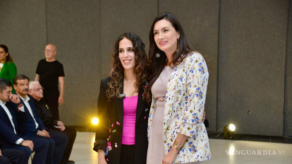 $!Rosario Sánchez convivió con lectores de VANGUARDIA durante la presentación de su libro.