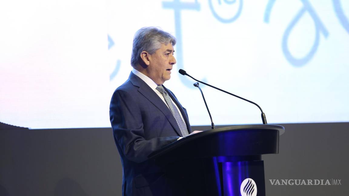 $!En la imagen, José Antonio Fernández Carbajal, presidente ejecutivo y director general de FEMSA. FOTO: RAFAEL BAUTISTA HERNANDEZ