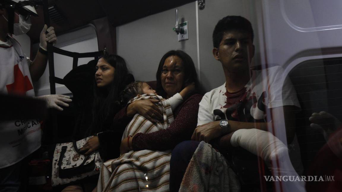 Accidente tras una falla mecánica y volcadura deja cuatro personas lesionadas en Saltillo